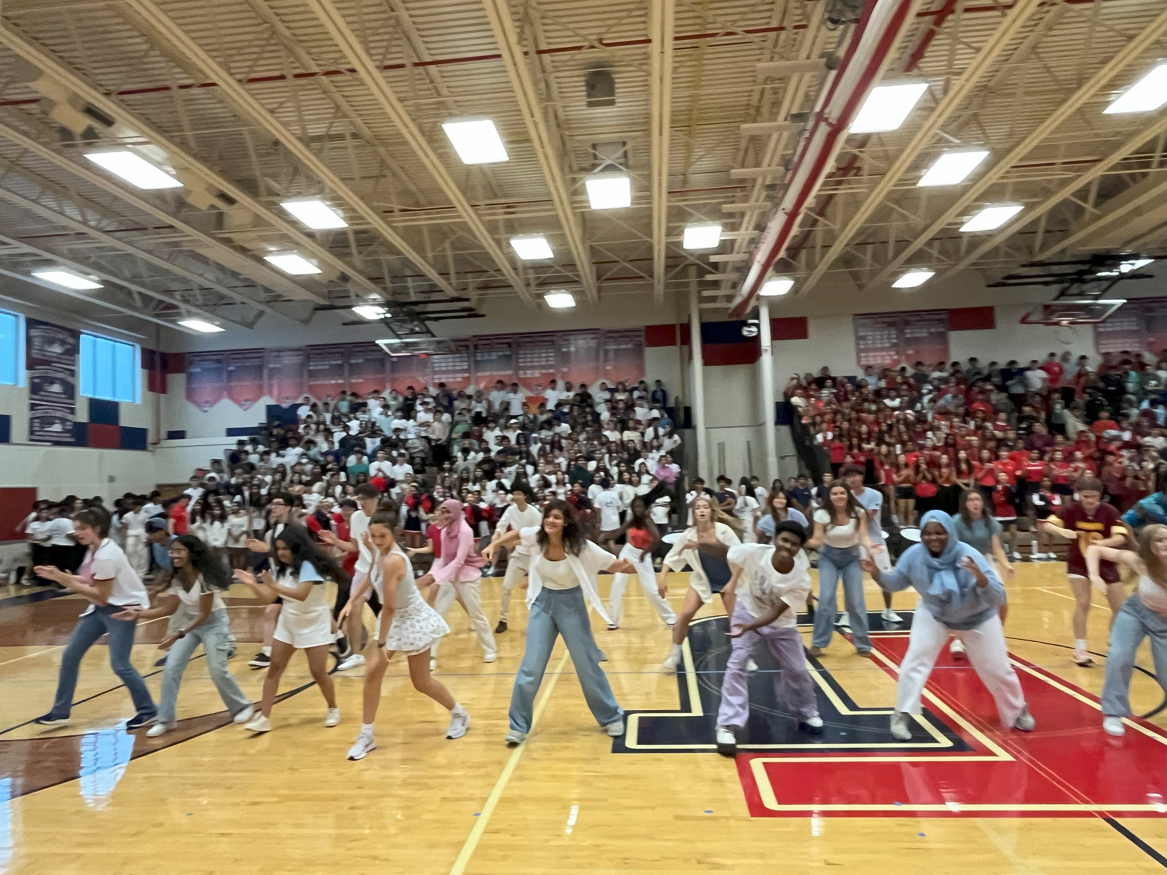 Class of 2025 dancing during their Homecoming MEX performance